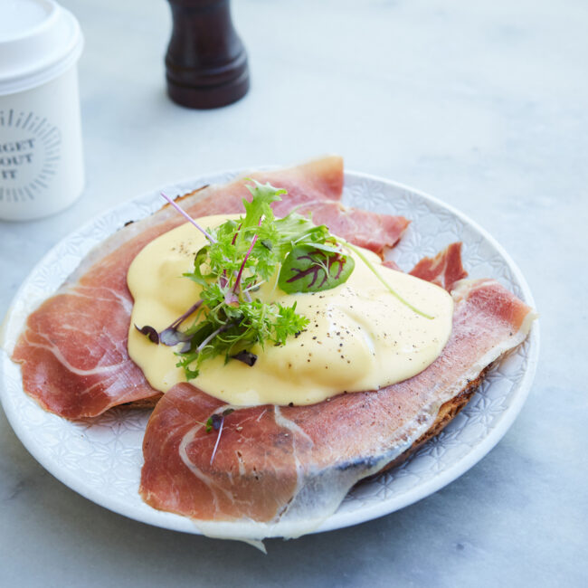 Hydeaway eggs benedict with jamon